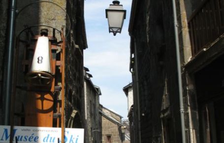 Flâner dans les rues de Besse en Auvergne