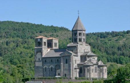Admirez l'église de Saint Nectaire dans le Puy-de-Dôme