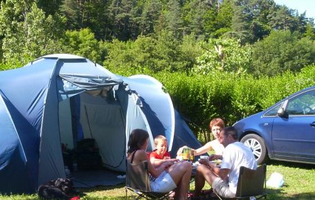 Location emplacement camping dans le Puy-de-Dôme